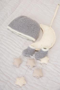 Fiche modèle - Ensemble bonnet et chaussons point mousse Félice - Bergère de France