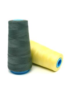 Cône fil polyester 2 couleurs, 2500 m lot 5