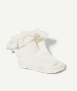 Les chaussettes unies avec détails en broderie - 21-23